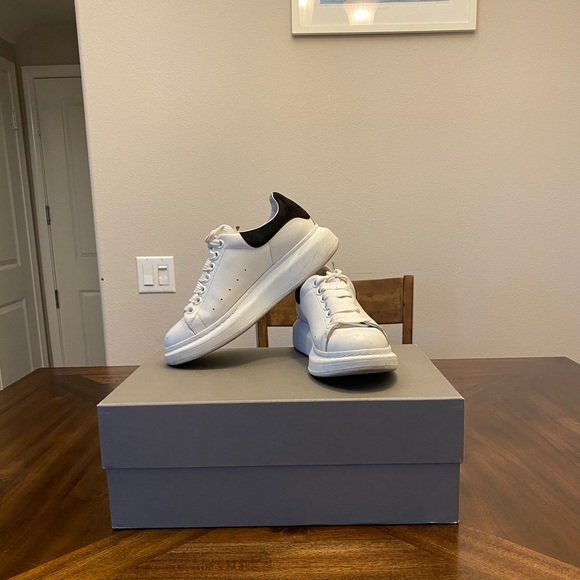 Alexander McQueen Shoes - Alexander McQueen Women’s Fashion Sneakers